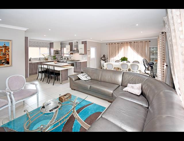 6 BEDROOM HOUSE FOR SALE IN CROWN NORTH